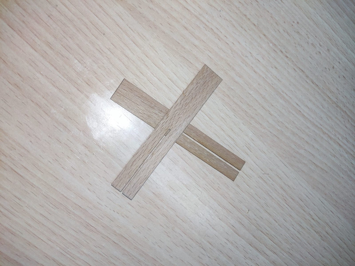 MECHAS DE MADERA EN CRUZ